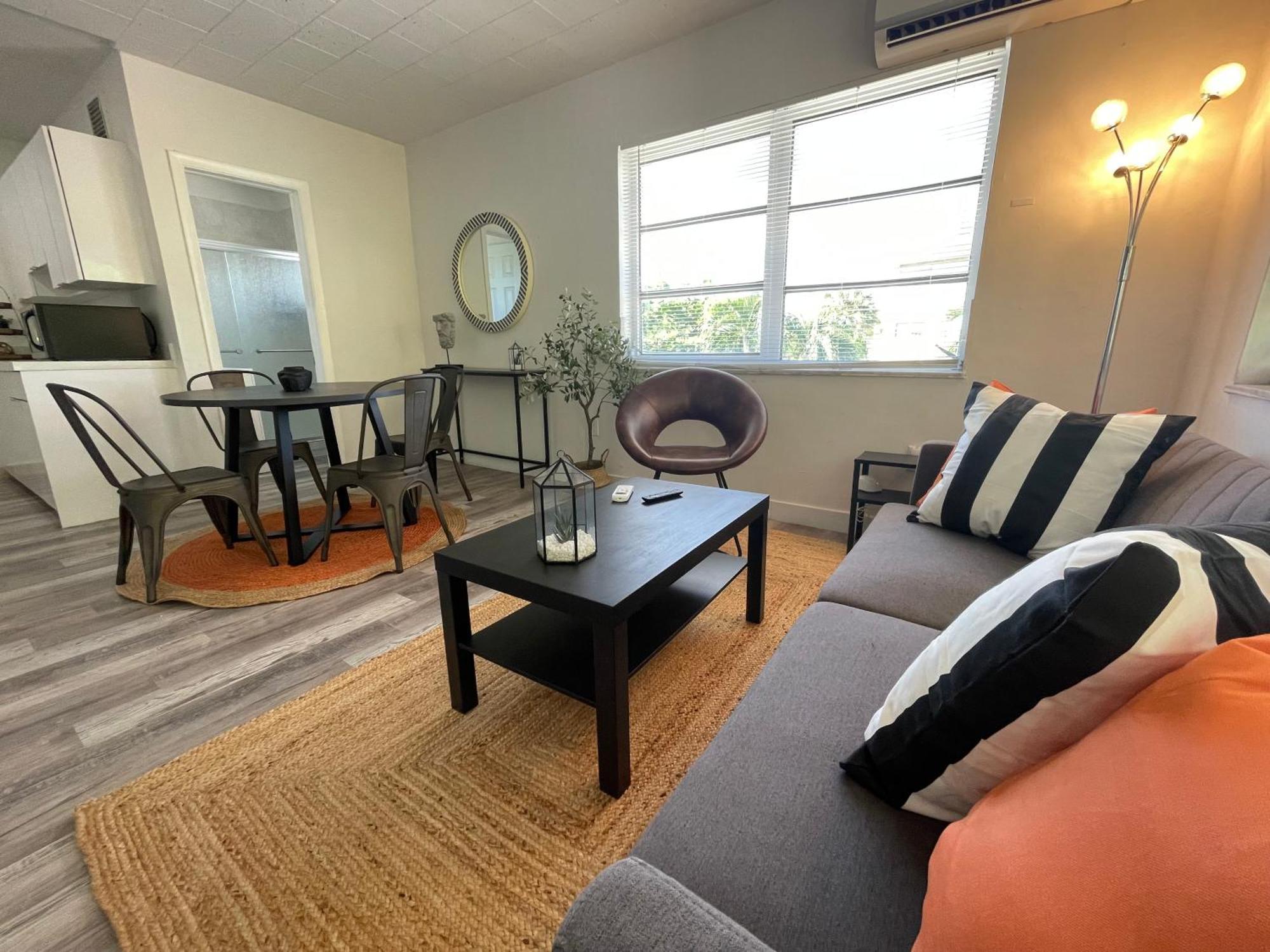 Fully Equipped Apartments With Parking Near Cocowalk Miami Exterior photo