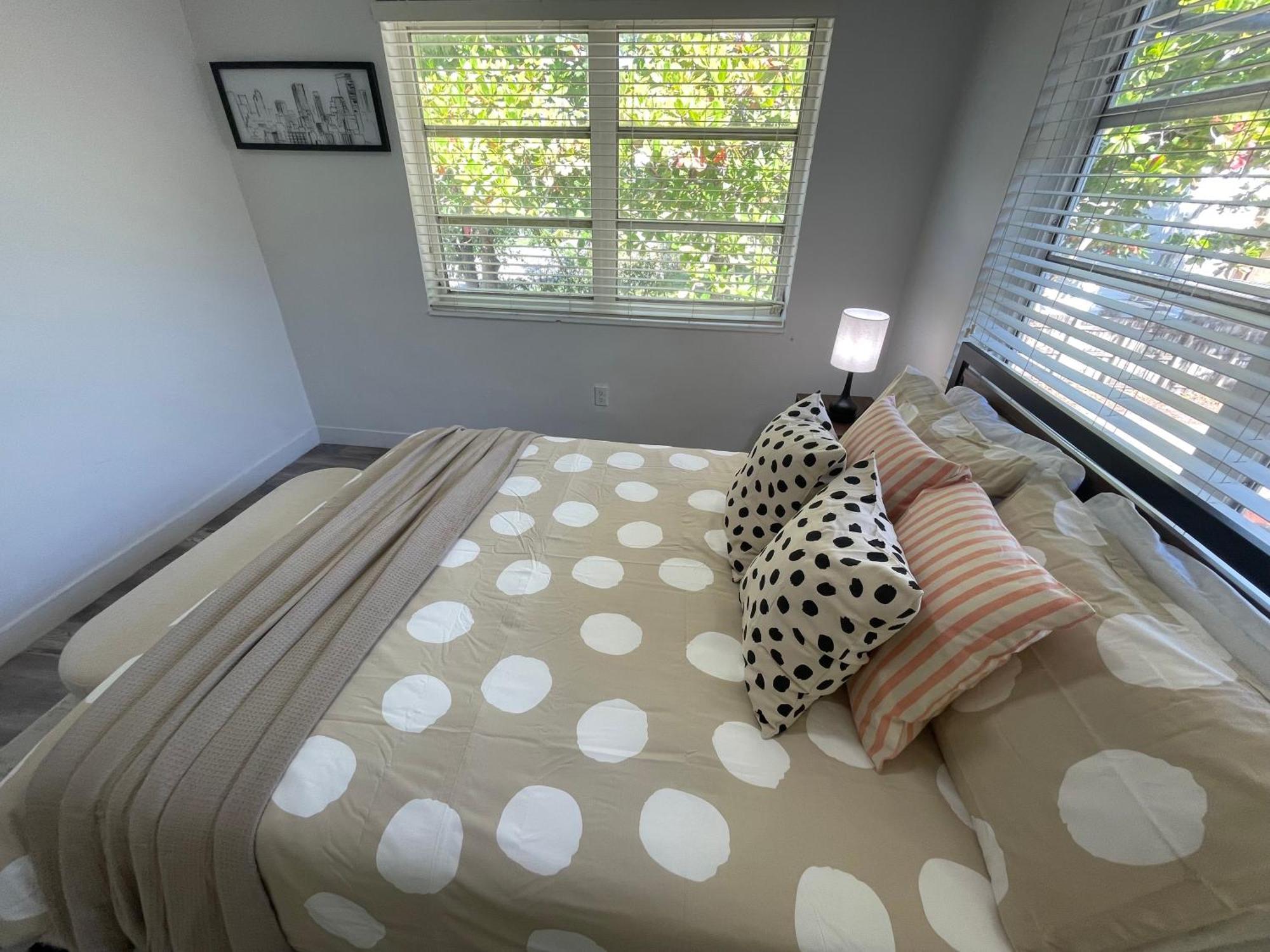 Fully Equipped Apartments With Parking Near Cocowalk Miami Exterior photo