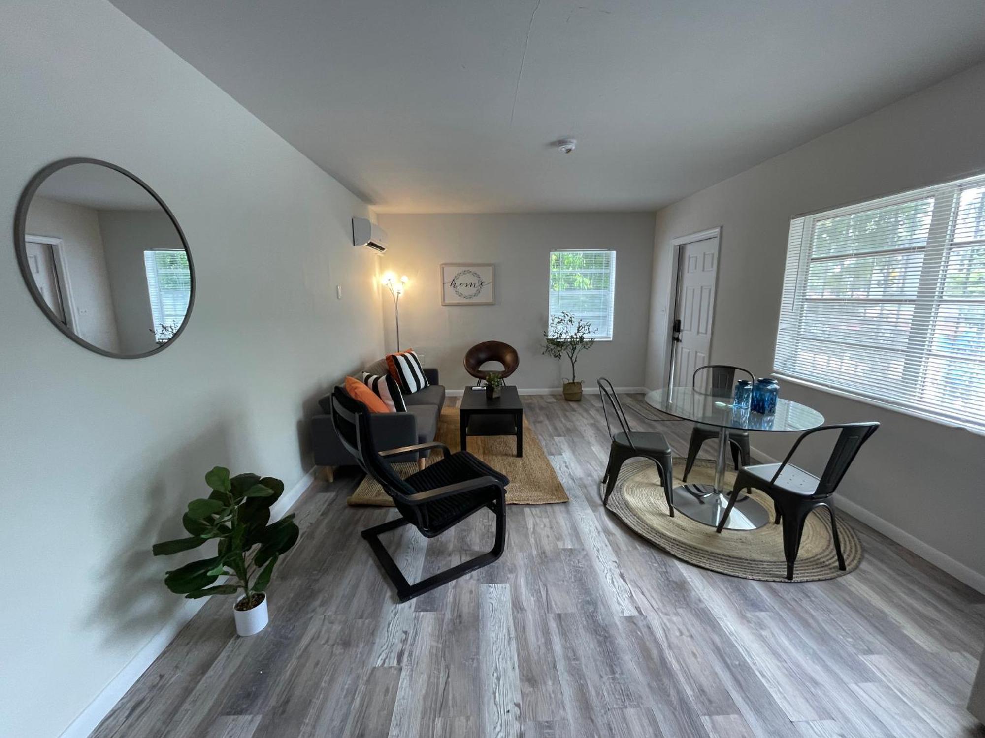 Fully Equipped Apartments With Parking Near Cocowalk Miami Exterior photo