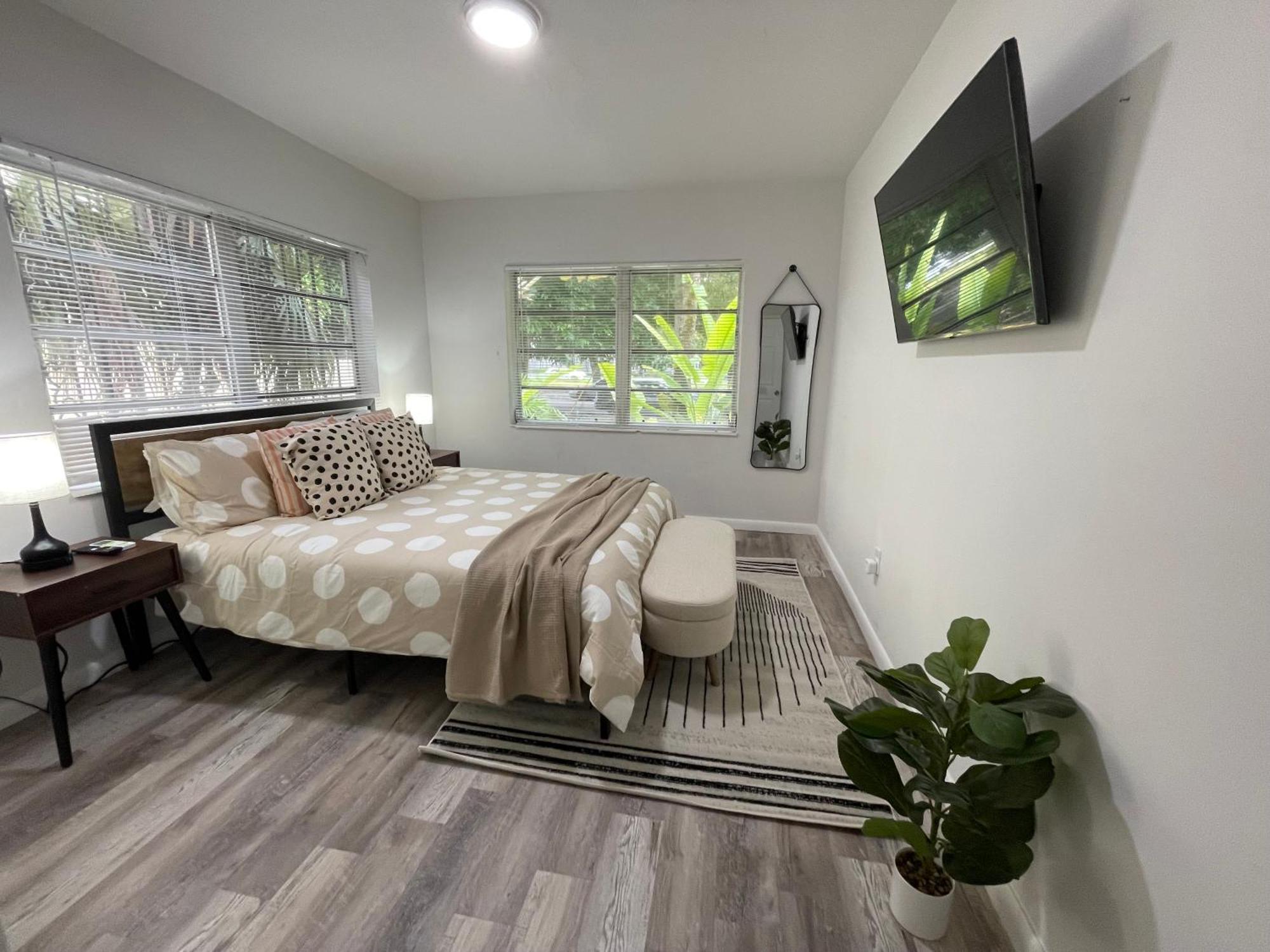 Fully Equipped Apartments With Parking Near Cocowalk Miami Exterior photo